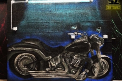 Graffiti-professionel-graffeur-artiste-street-art-harley-davidson-moto-la-rochelle-niort-saintes-bordeaux-rochefort-charentes-maritimes