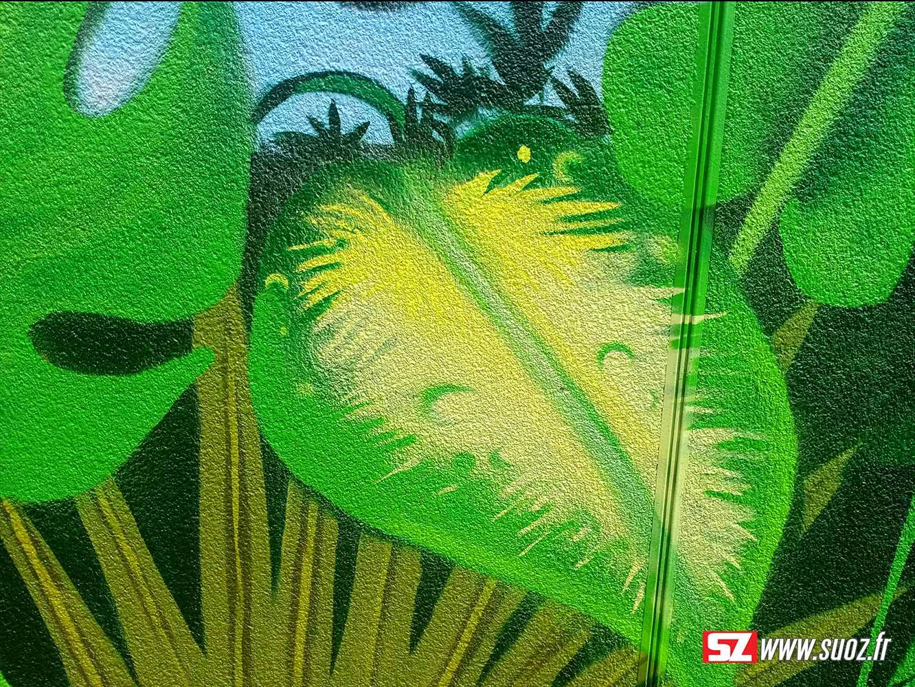 Decoration-Graffiti-Jungle-feuille-Suoz-graffeur-professionnel-peinture-foret-tropicale