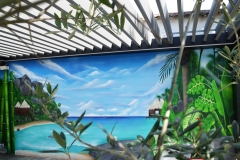 Trompe-loeil-foret-tropicale-ocean-mer-plage-cocotier-fresque-street-art-suoz-la-Rochelle-graffiti